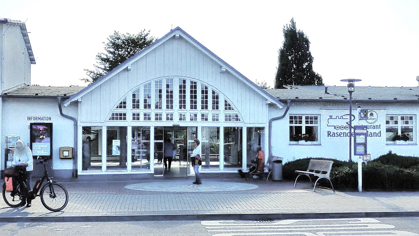 Binz - der Bahnhof des "Rasenden Rolands", der Schmalspurbahn auf der Insel Rgen